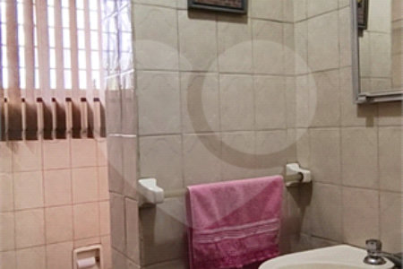 Sobrado à venda com 5 quartos, sendo 2 suítes, em Vila Trujillo, Sorocaba, SP