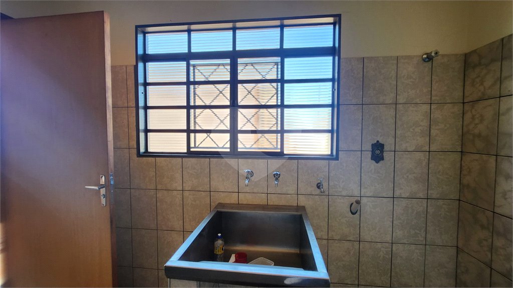 Casa à venda com 3 quartos, sendo 2 suítes, em Jardim Europa (vila Xavier), Araraquara, SP