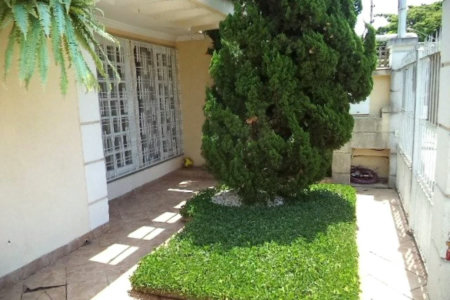 Casa à venda com 4 quartos, sendo 2 suítes, em Jardim Trussardi, São Paulo, SP