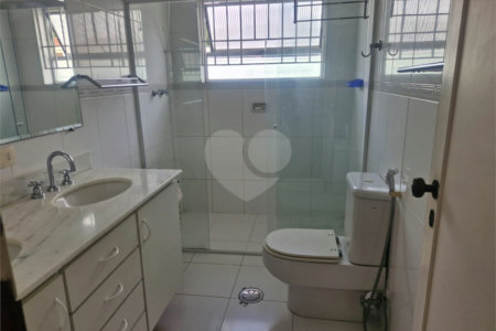 Casa à venda com 4 quartos, sendo 1 suíte, em Brooklin, São Paulo, SP