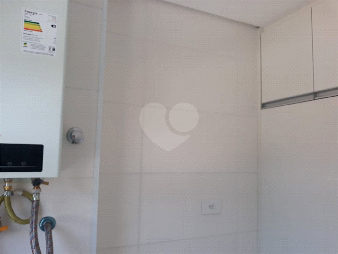 Apartamento à venda ou para alugar com 2 quartos, sendo 1 suíte,  em Vila Santa Isabel, São Roque, SP