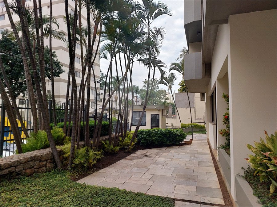 Apartamento à venda com 3 quartos, sendo 1 suíte, em Real Parque, São Paulo, SP
