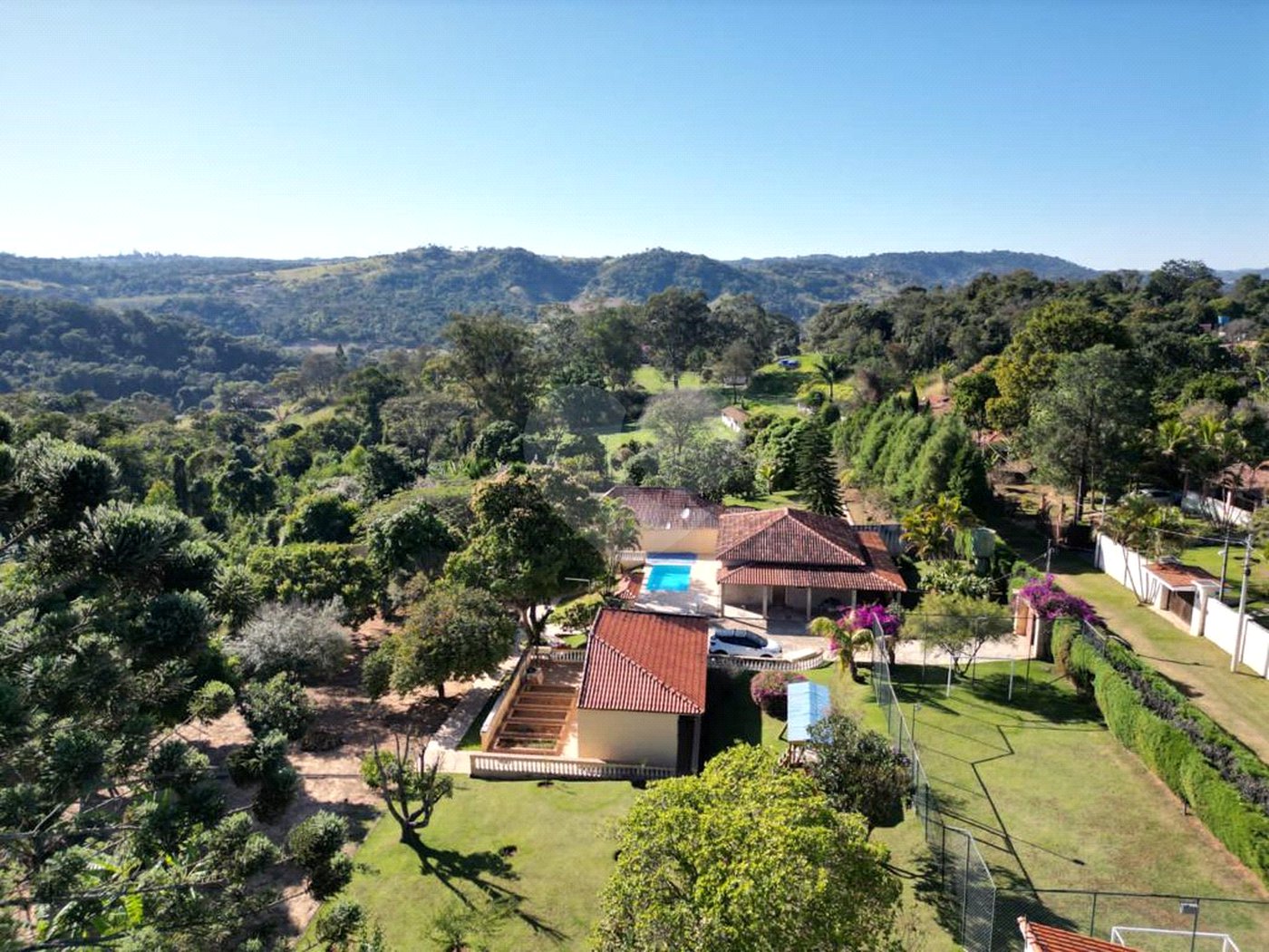 Chácara à venda com 4 quartos, sendo 2 suítes, em Alto das Palmeiras, Itu, SP