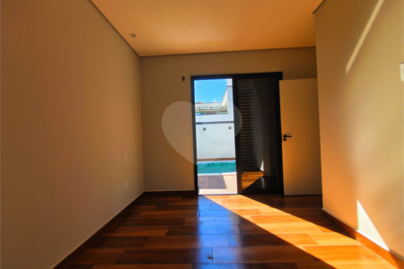 Casa à venda com 3 quartos, sendo 1 suíte, no condomínio Terras de São Francisco, Sorocaba - SP