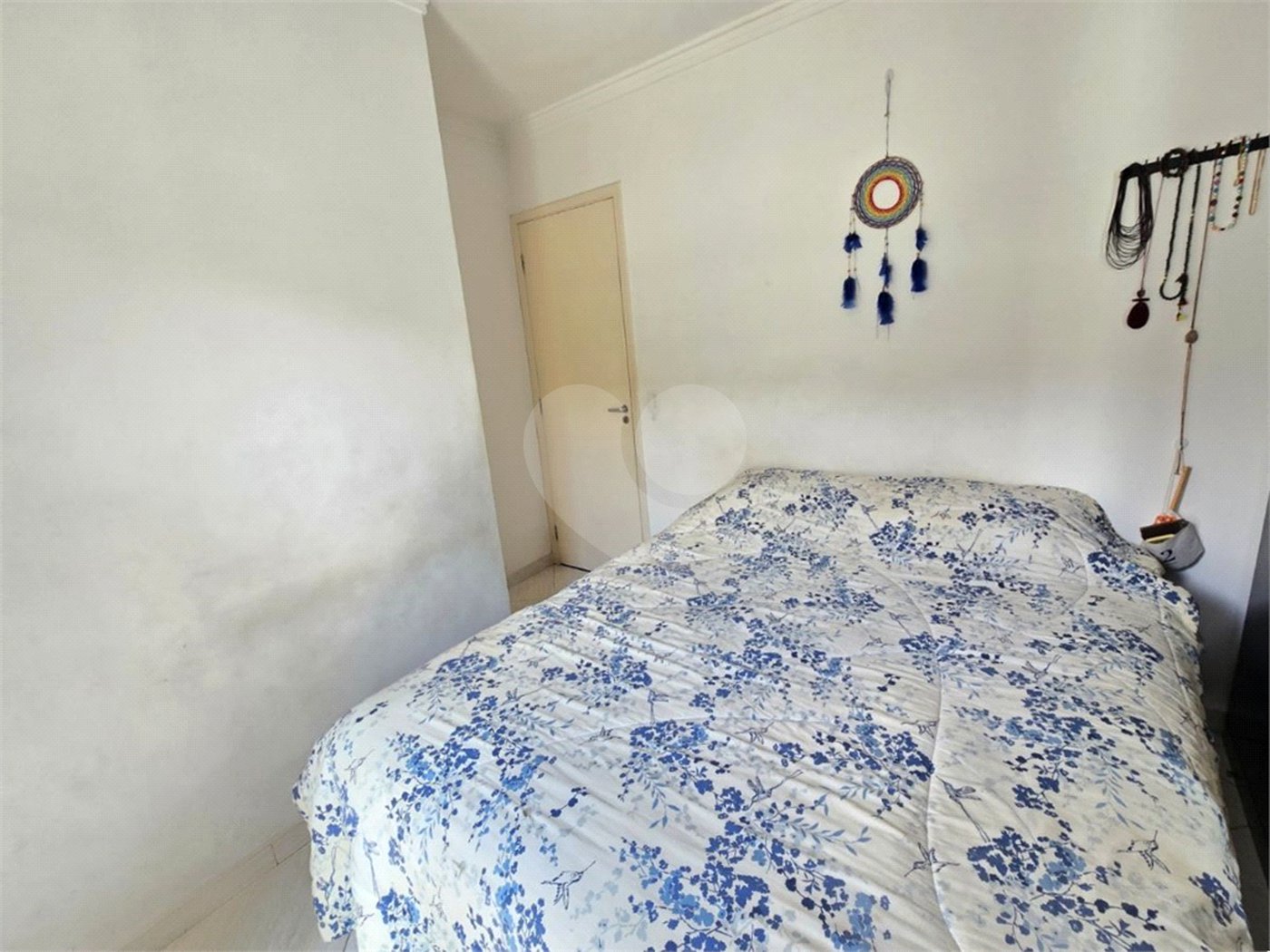 Casa à venda com 3 quartos, sendo 1 suíte, no condomínio Rafaela I, São Paulo - SP