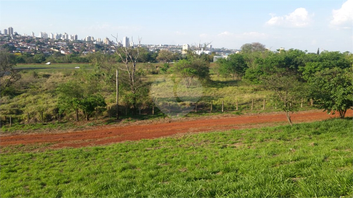 Terreno à venda em Jardim Tamoio, Araraquara, SP