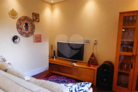 Apartamento à venda com 2 suítes em Jardim Londrina, São Paulo, SP