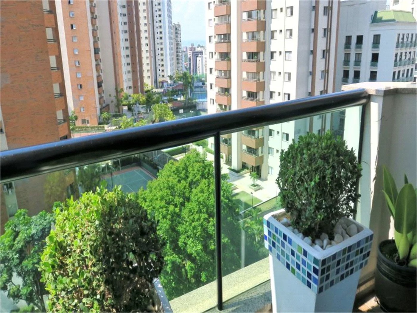 Apartamento à venda com 4 quartos, sendo 3 suítes,  em Vila Suzana, São Paulo, SP