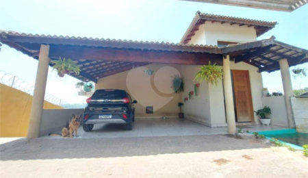 Casa à venda com 4 quartos, sendo 3 suítes, no Centro, Bom Jesus dos Perdões, SP