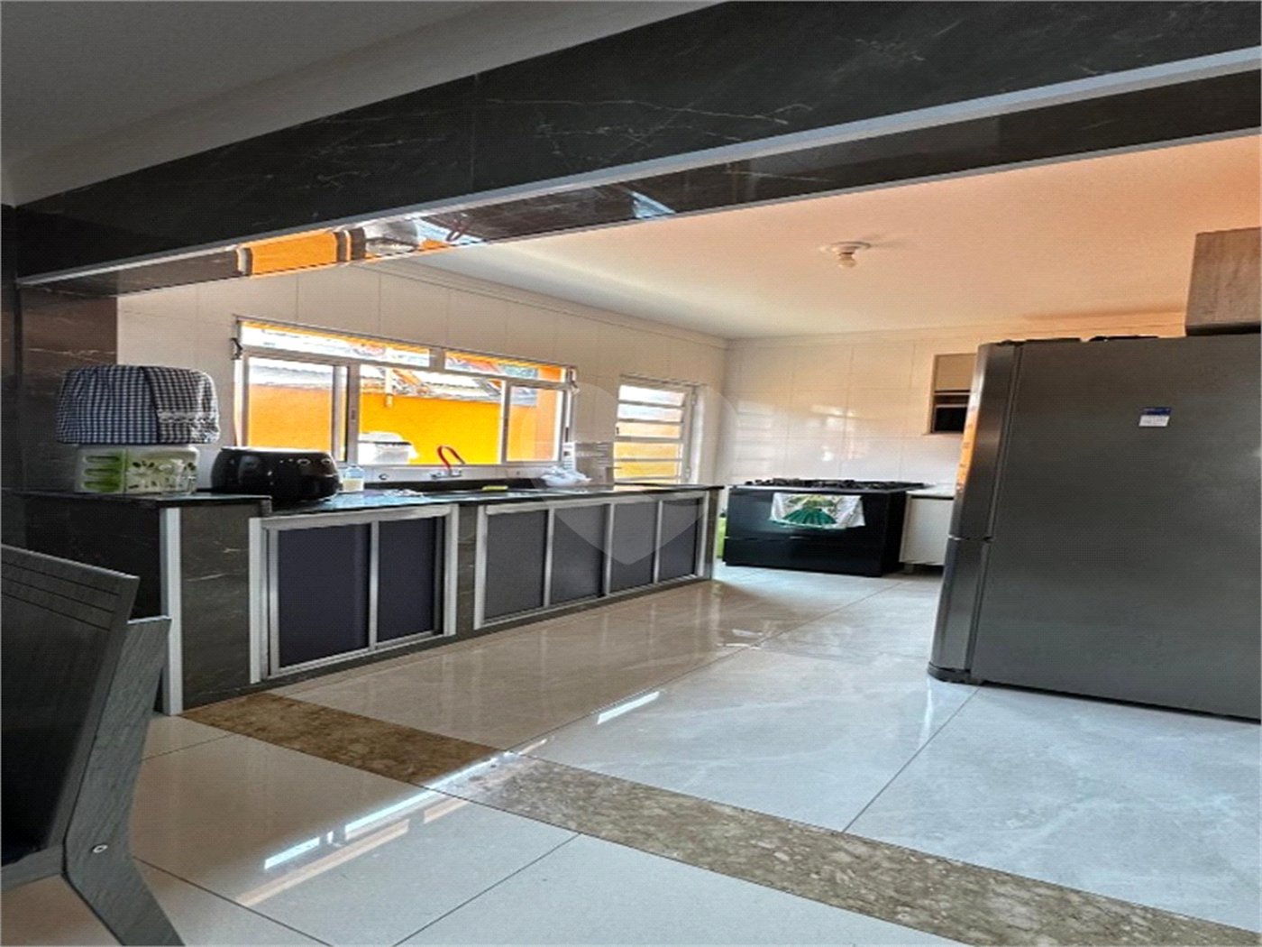 Sobrado à venda com 4 quartos, sendo 1 suíte, em Wanel Ville, Sorocaba, SP