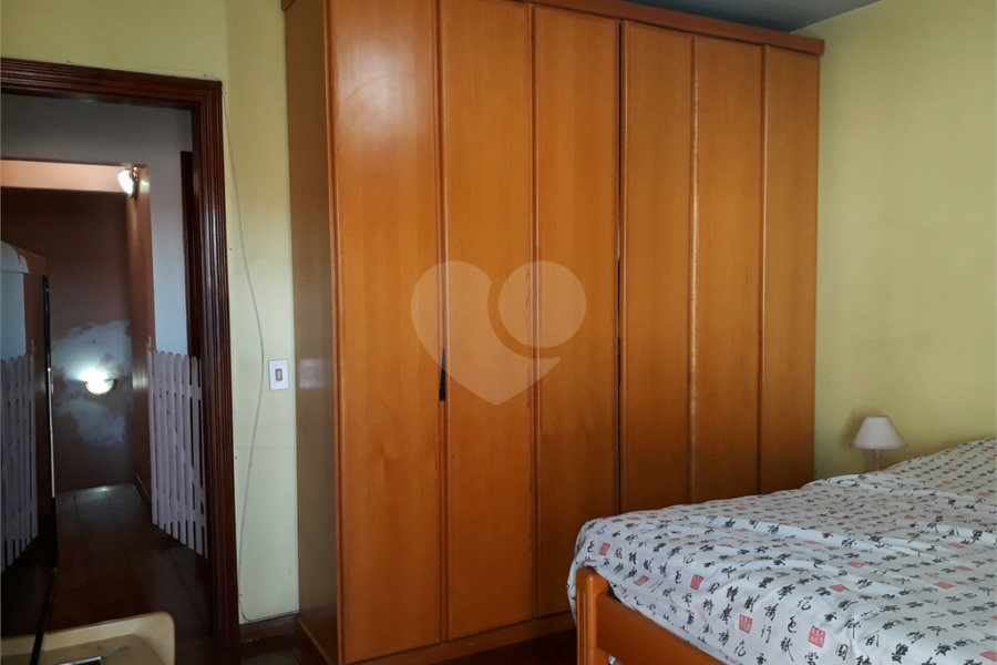 Sobrado à venda com 4 quartos, sendo 1 suíte, em Vila Constança, São Paulo, SP