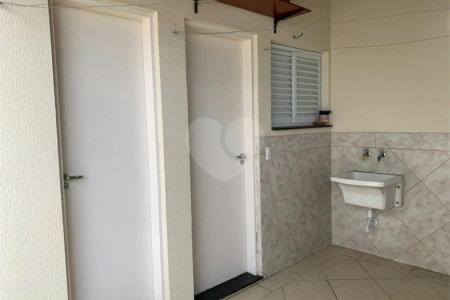 Sobrado à venda com 4 quartos, sendo 1 suíte, em Vila Campo Grande, São Paulo, SP