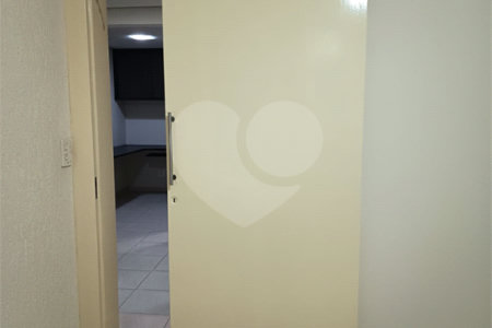 Apartamento para alugar com 3 quartos, sendo 1 suíte, em Cerqueira César, São Paulo, SP
