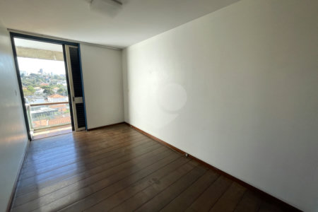 CASA DIFENCIADA NO PACAEMBU