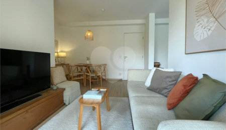 Apartamento à venda com 2 quartos, sendo 1 suíte,  em Jardim Tupanci, Barueri, SP