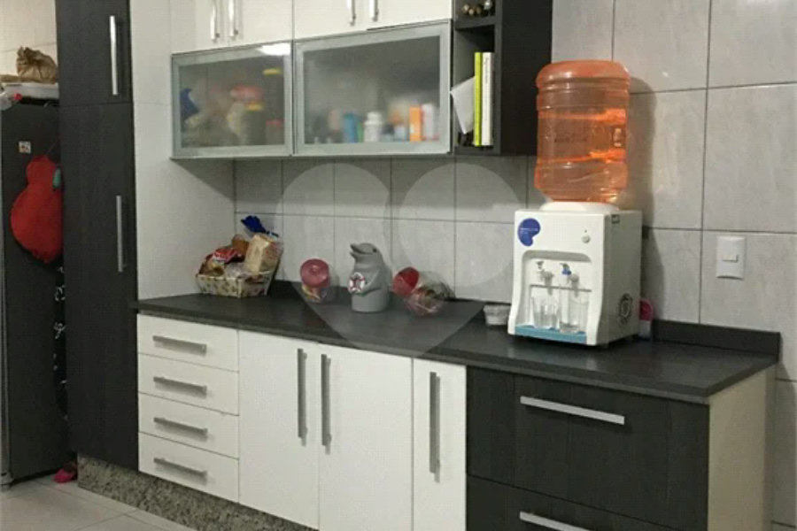 Casa 4 dormitórios, 3 vagas
