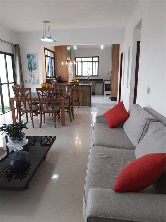 Apartamento à venda com 4 quartos, sendo 1 suíte, em Vila Ipojuca, São Paulo, SP