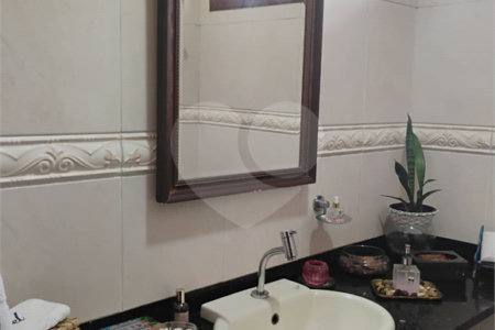 Casa à venda com 3 quartos, sendo 1 suíte,  em Vila Suissa, Mogi das Cruzes, SP