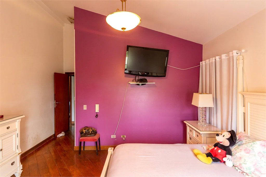 Casa à venda com 4 quartos, sendo 2 suítes, em Brooklin Paulista, São Paulo, SP