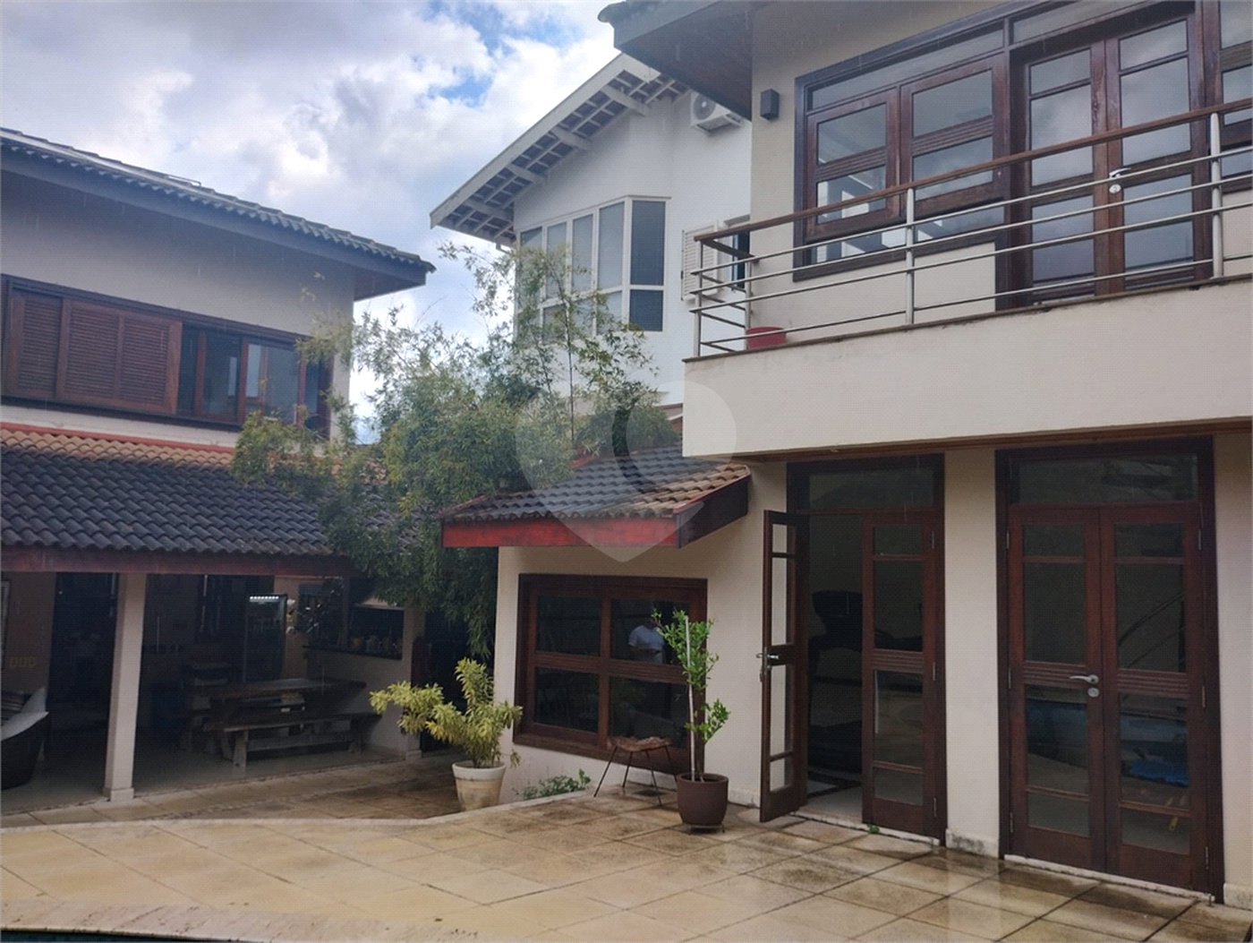 Casa à venda com 5 quartos, sendo 4 suítes, no condomínio Santa Teresa, Jundiaí - SP