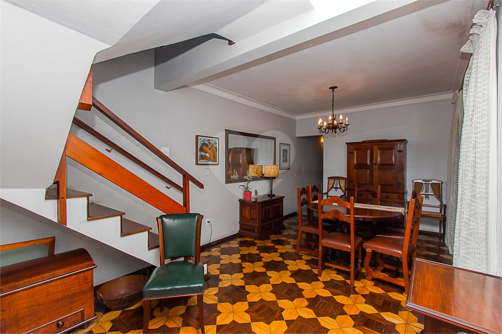 Sobrado à venda com 5 quartos em Vila Mariana, São Paulo, SP