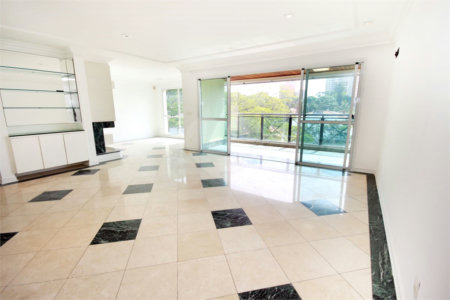 Apartamento à venda com 3 quartos, sendo 1 suíte, em Alto da Boa Vista, São Paulo, SP