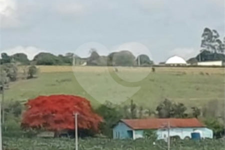 Sítio à venda com 2 quartos em Mirim, Indaiatuba, SP