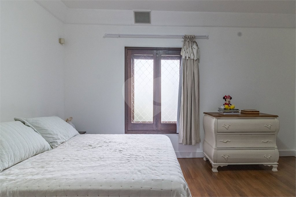 Casa à venda com 3 quartos, sendo 1 suíte, em Jardim Paulistano, São Paulo, SP