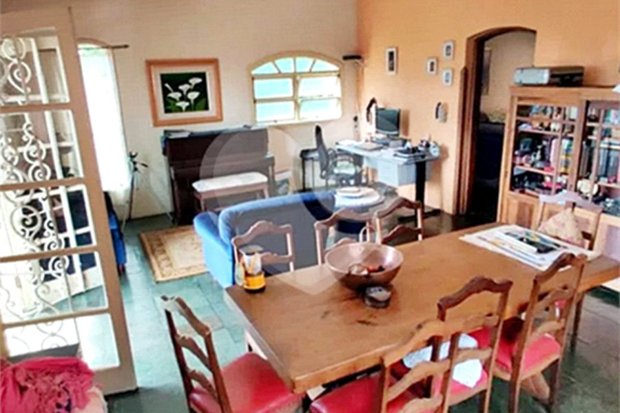 Casa à venda com 4 quartos, sendo 1 suíte, no condomínio Chacarás Bela Vista, Mairiporã - SP