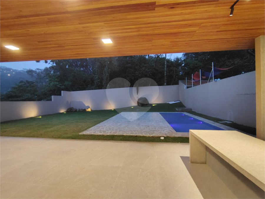 Casa à venda ou para alugar com 4 suítes no condomínio Panorama, Atibaia - SP