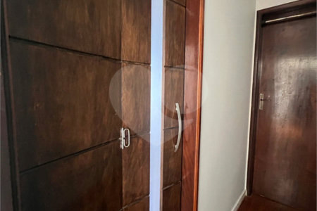 Sobrado à venda com 3 suítes em Vila Regente Feijó, São Paulo, SP