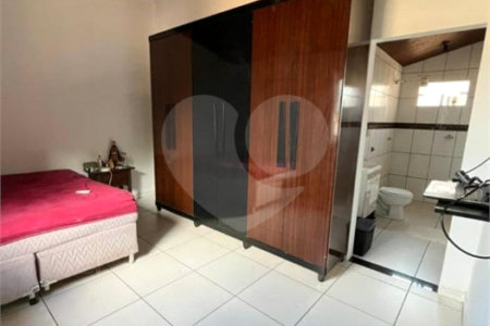Casa à venda com 5 quartos, sendo 3 suítes,  em Jardim Novo Aeroporto, Três Lagoas, MS