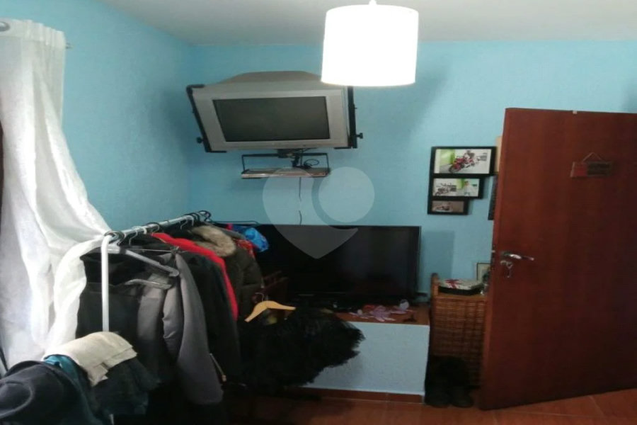 Ótimo sobrado, com amplo espaço interno (127m2), possuindo 03 dormitórios (01 suíte),