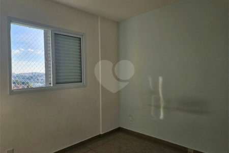 Apartamento à venda com 3 quartos, sendo 1 suíte, no Centro, Poá, SP