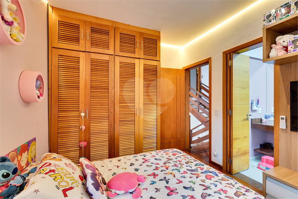 Casa à venda com 4 suítes em Chácara Monte Alegre, São Paulo, SP
