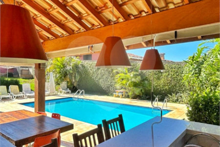 Villagio à venda com 5 quartos, sendo 3 suítes, em Vila Petrópolis, Atibaia, SP