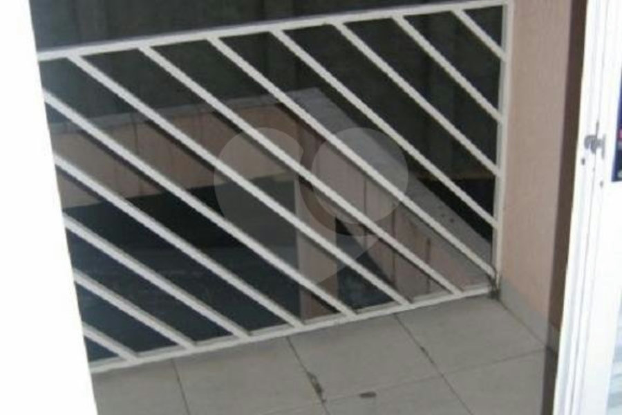 Casa à venda com 3 quartos, sendo 1 suíte, no condomínio Residencial Maracujás, São Paulo - SP