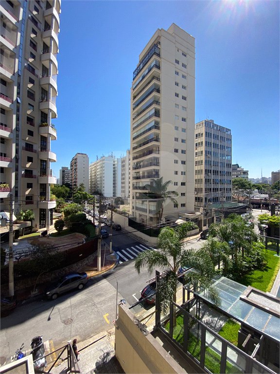 Apartamento à venda com 3 quartos, sendo 1 suíte, em Itaim Bibi, São Paulo, SP