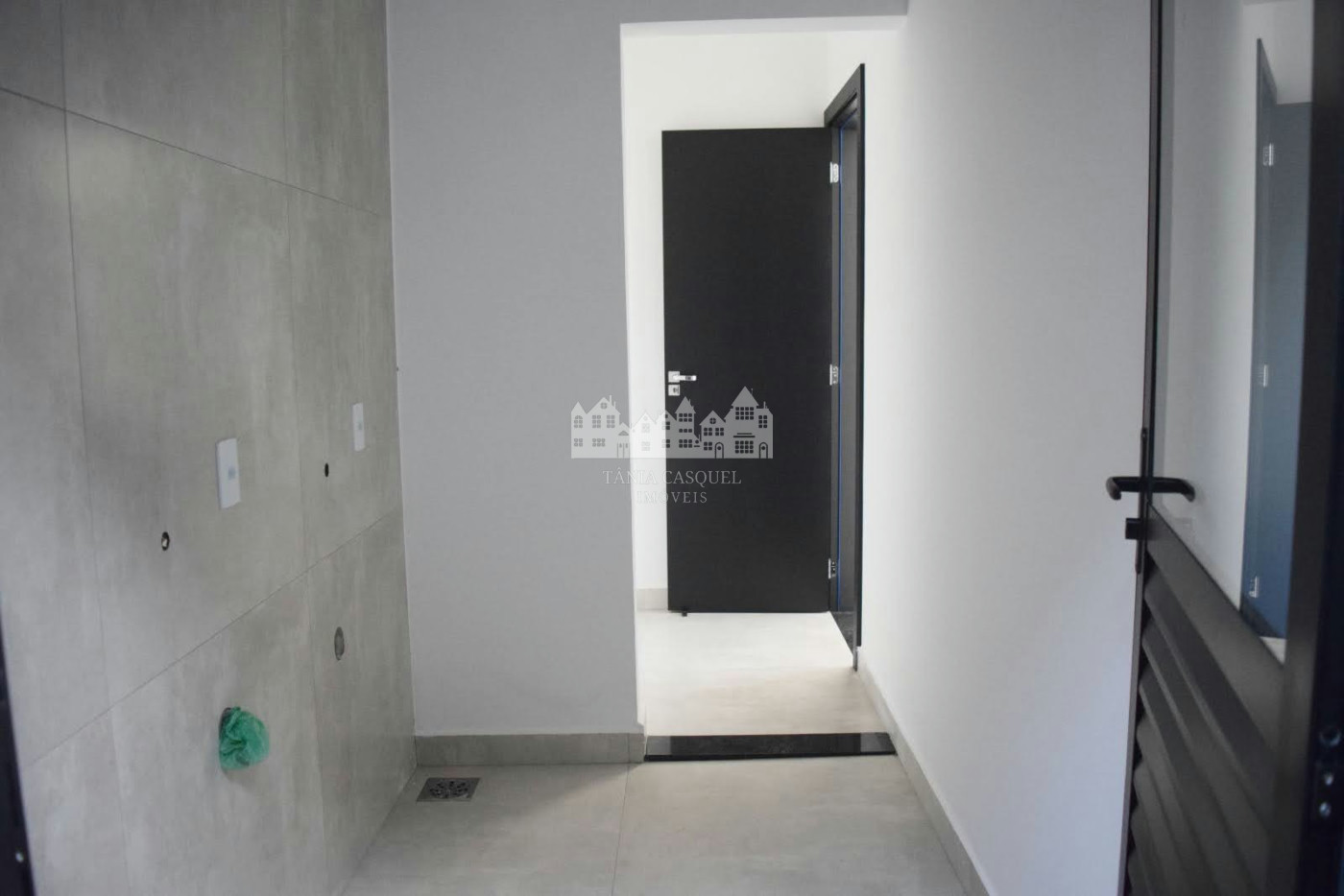 Casa à venda com 4 suítes no condomínio Figueira Garden, Atibaia - SP