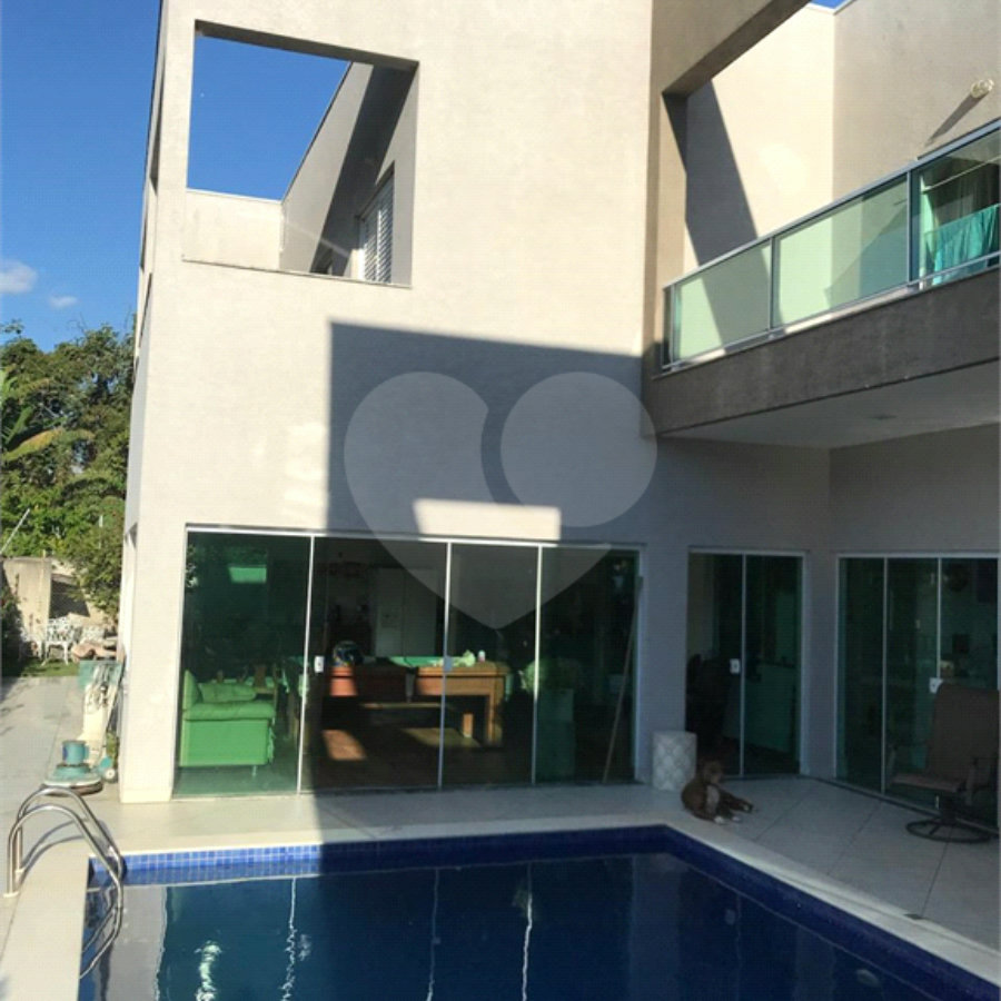 Casa à venda com 5 quartos, sendo 3 suítes, em Loteamento Jardim Morumbi, Atibaia, SP