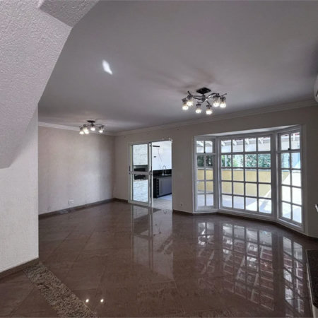 Casa à venda com 3 quartos, sendo 1 suíte,  no condomínio Villagio da Granja, Cotia - SP