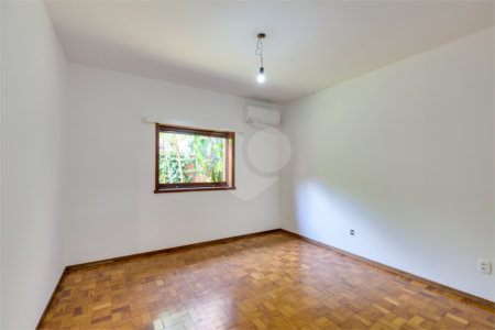 Casa Térrea à venda com 3 quartos, sendo 1 suíte, em Alto da Boa Vista, São Paulo, SP