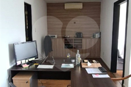 Sobrado à venda com 4 quartos, sendo 1 suíte, em Pacaembu, São Paulo, SP