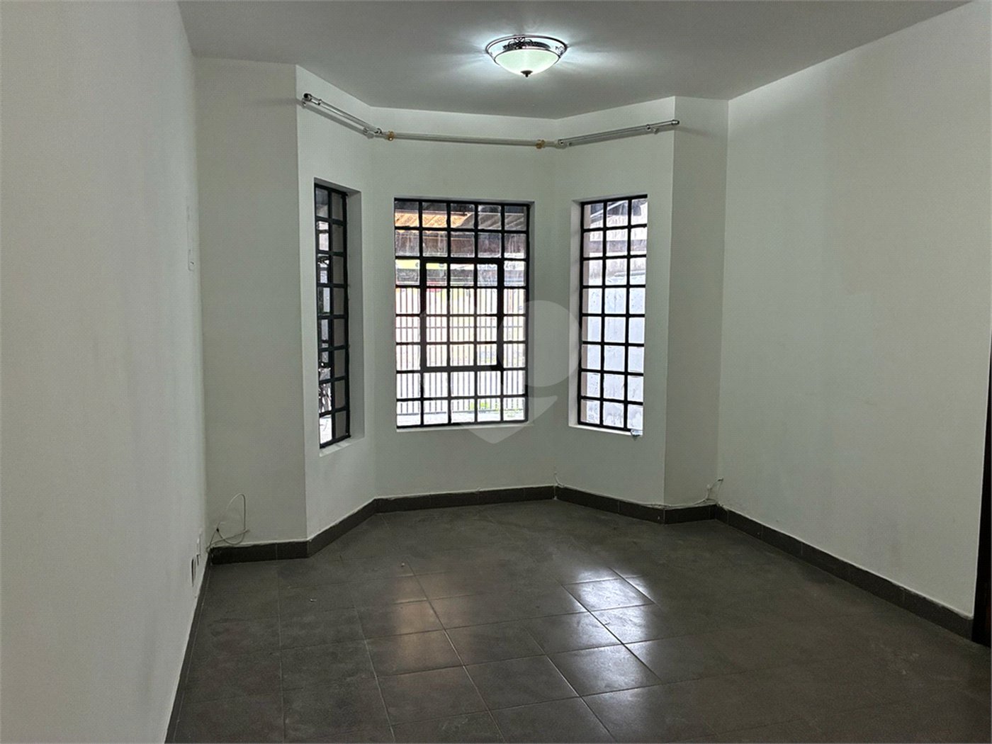 Casa à venda com 3 quartos, sendo 1 suíte,  em Vila Figueira, Suzano, SP