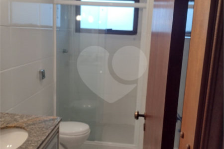 Apartamento no Edificio Jatiúca á venda.