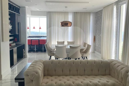 Casa à venda com 4 quartos, sendo 3 suítes, no condomínio Brisa 1, Mogi das Cruzes - SP