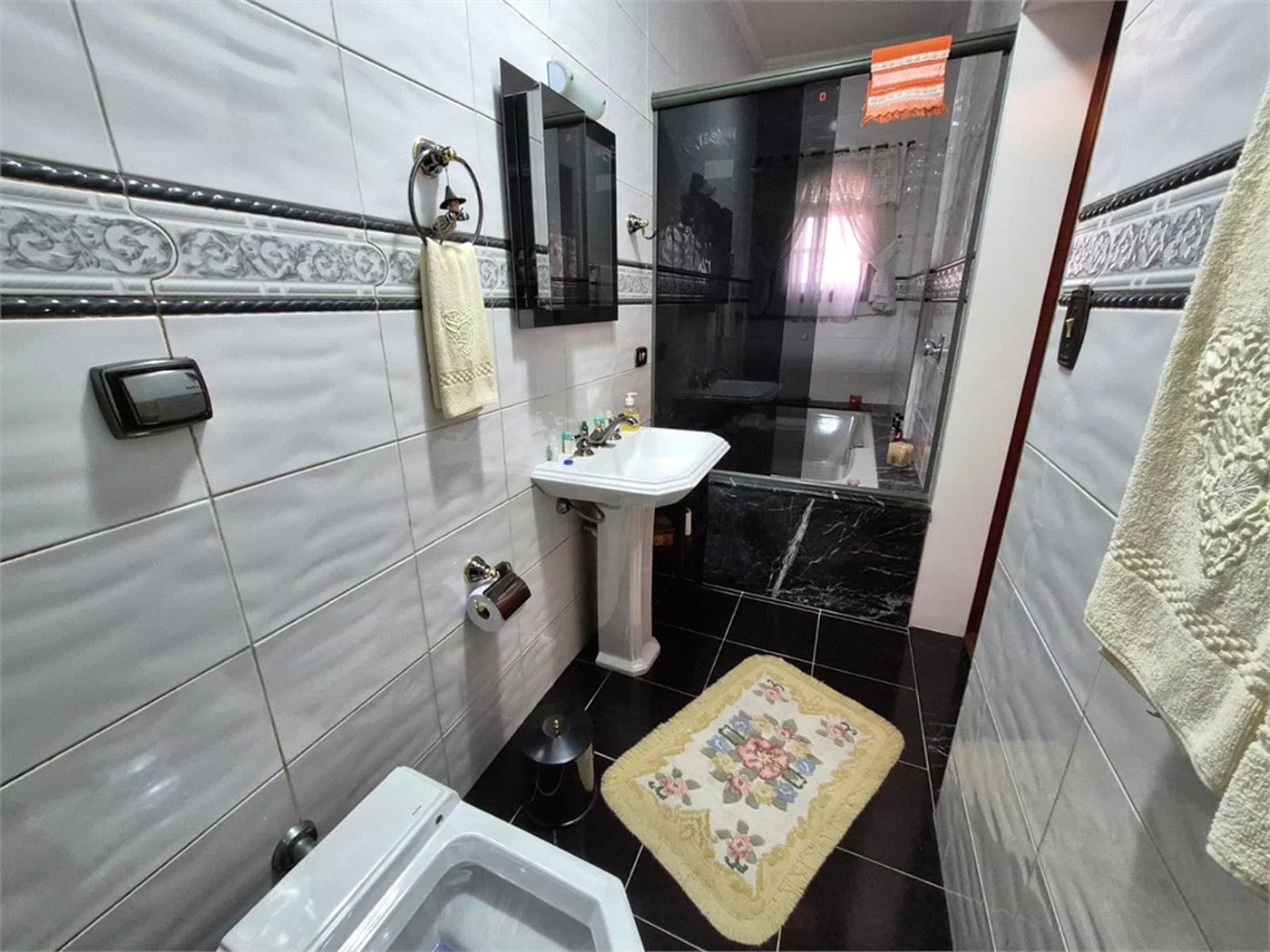 Sobrado à venda com 3 quartos, sendo 1 suíte, em Jardim Sarah, São Paulo, SP
