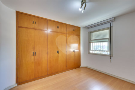 Apartamento à venda com 4 quartos, sendo 1 suíte, em Alto da Boa Vista, São Paulo, SP