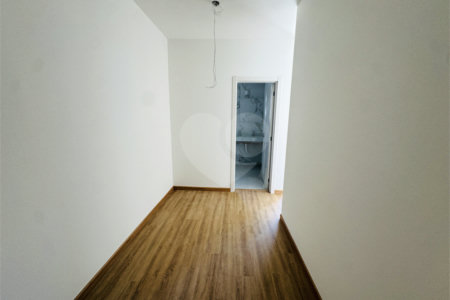 Casa à venda ou para alugar com 3 suítes no condomínio Mont Blanc Village, Vinhedo - SP
