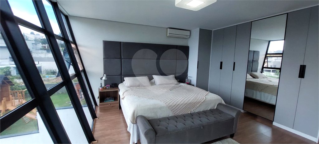 Casa à venda ou para alugar com 4 suítes no condomínio Figueira Garden, Atibaia - SP